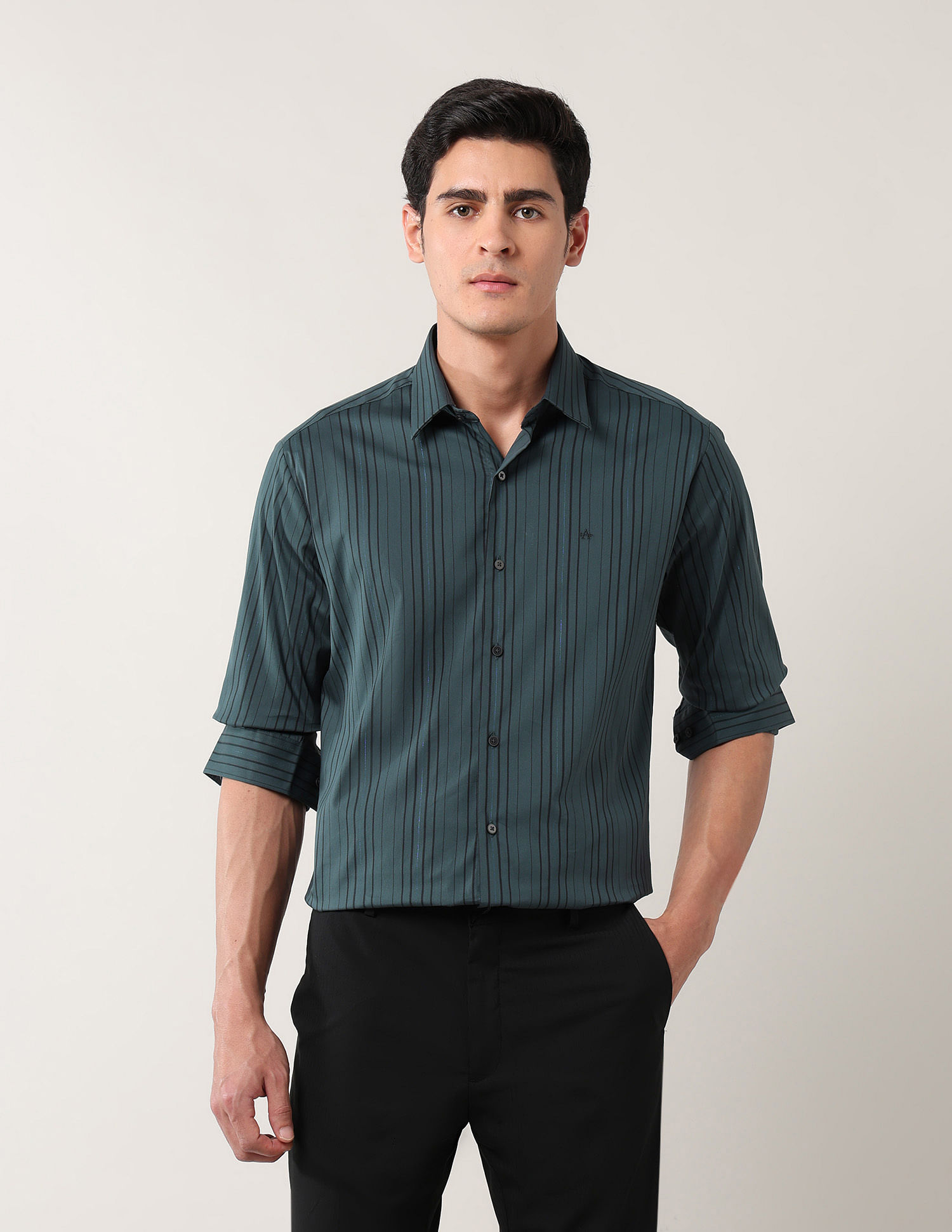 Arrow Newyork Vertical Striped Manhattan Slim Fit Shirt