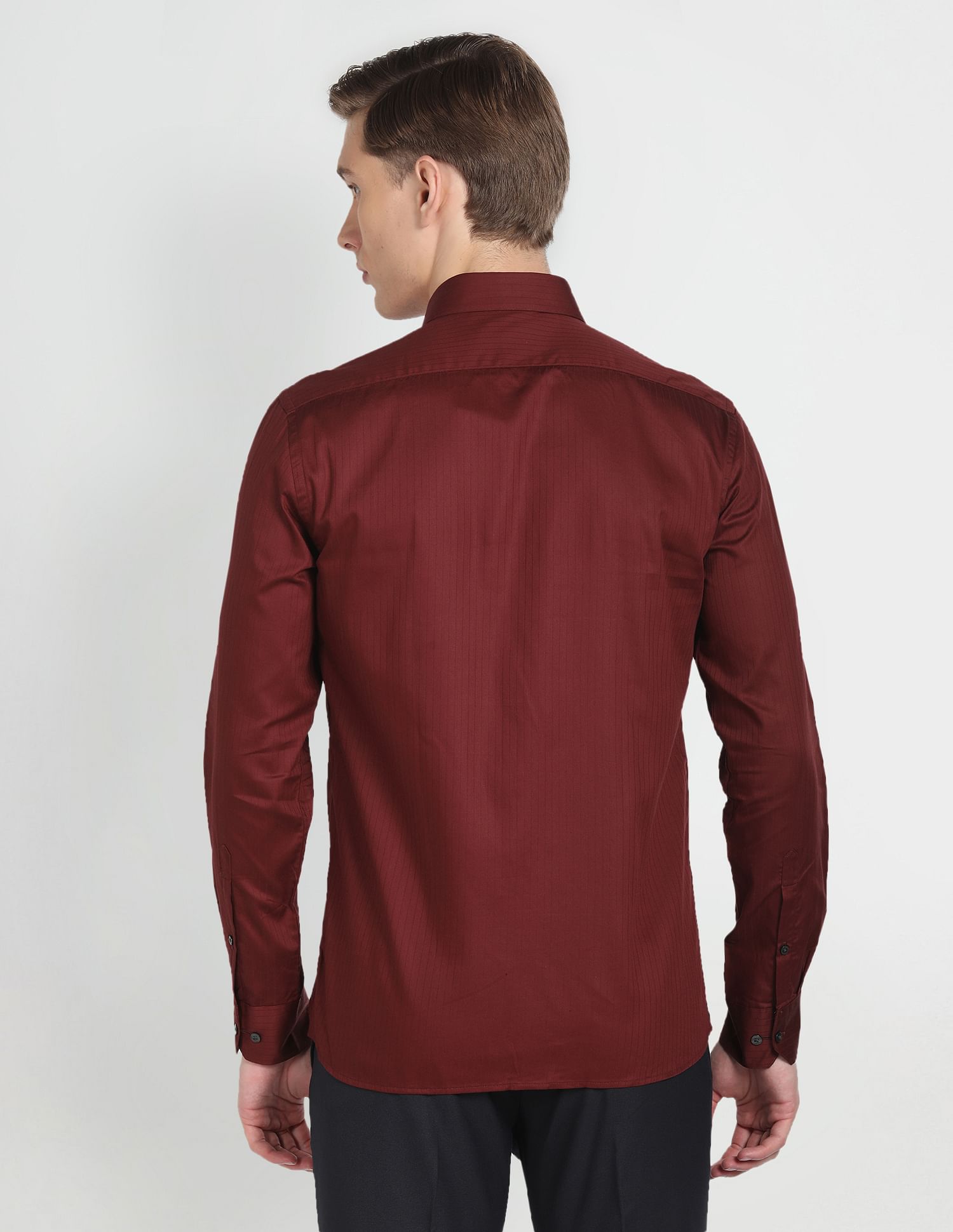 Arrow Manhattan Slim Fit Vertical Stripe Shirt