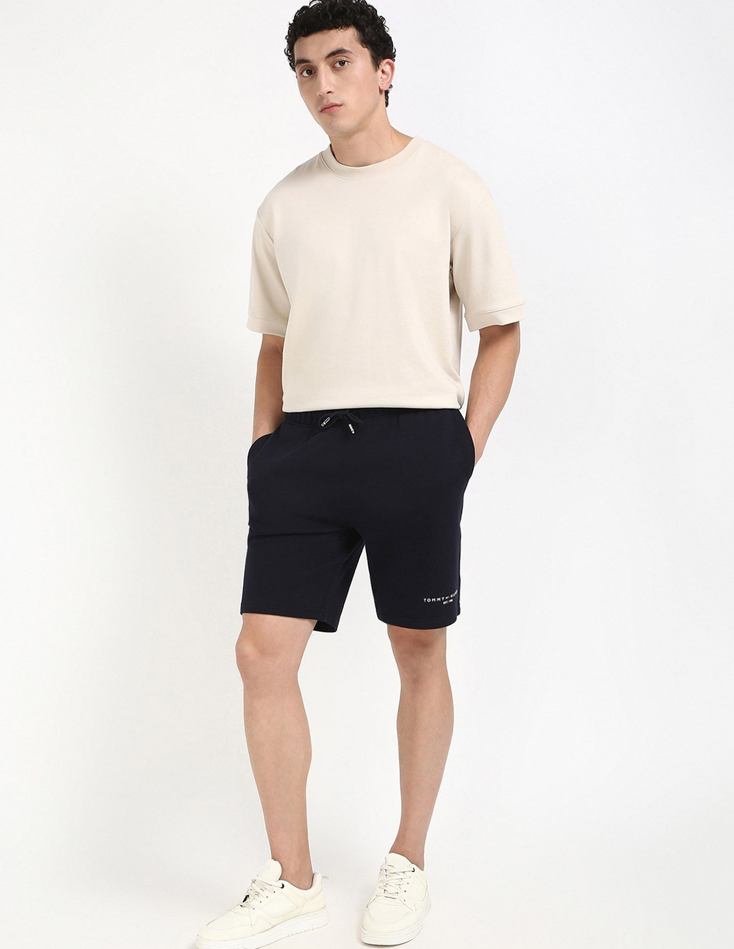 Tommy Hilfiger Regular Solid Mid Rise Shorts