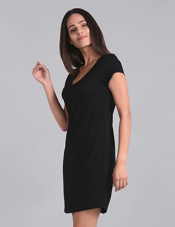 Buy GAP Women Black V-Neck T-Shirt Dress