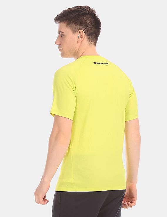 Tommy Hilfiger T-shirt MEN FASHION Shirts & T-shirts Combined discount 47% Yellow M 