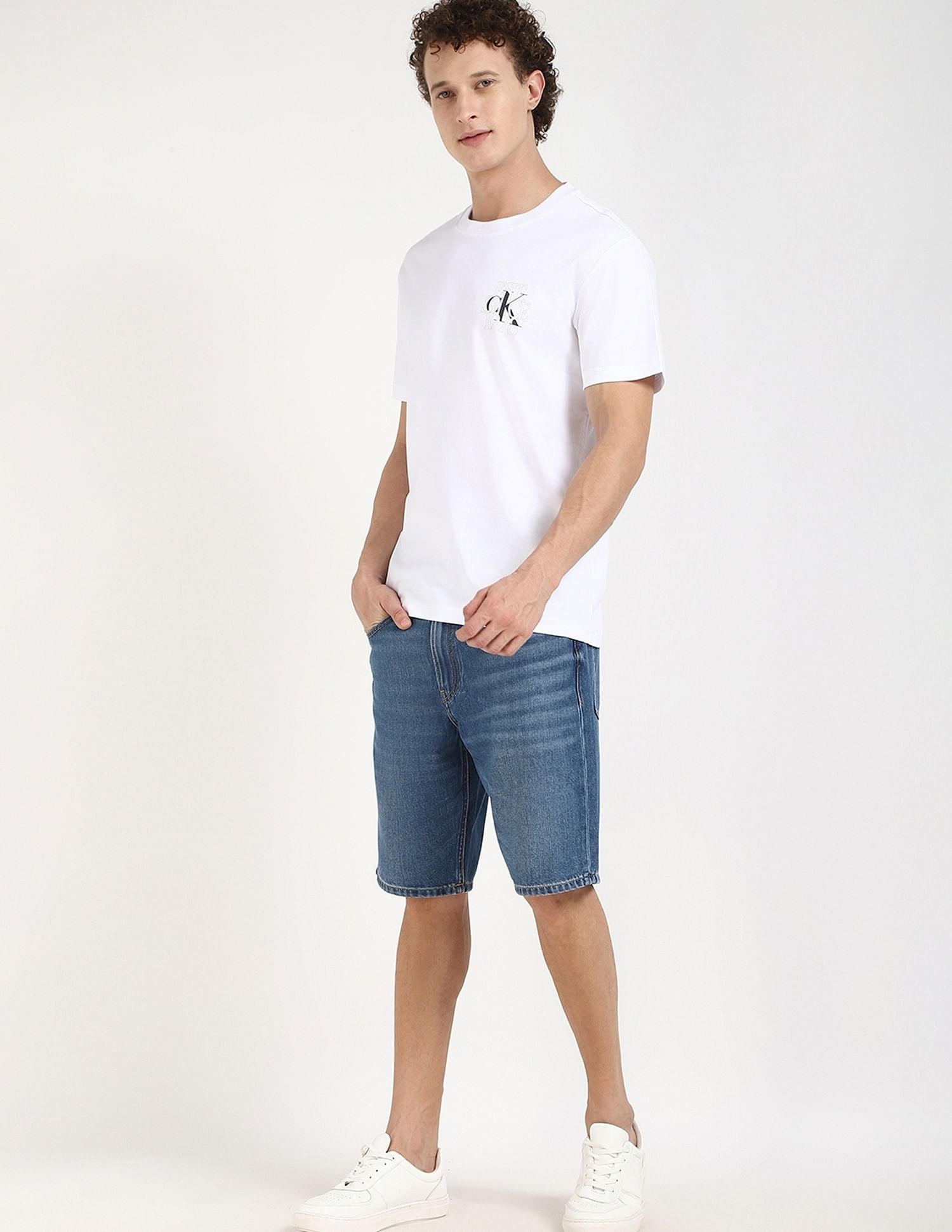 Calvin Klein Jeans Small Logo Regular-Fit Cotton T Shirt