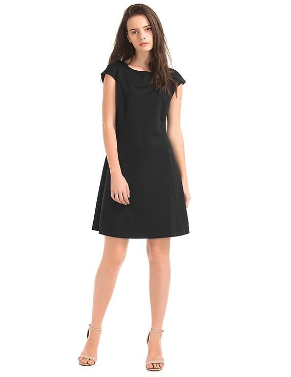 Buy GAP Women Black Cap Sleeve Fit And Flare Dress - NNNOW.com