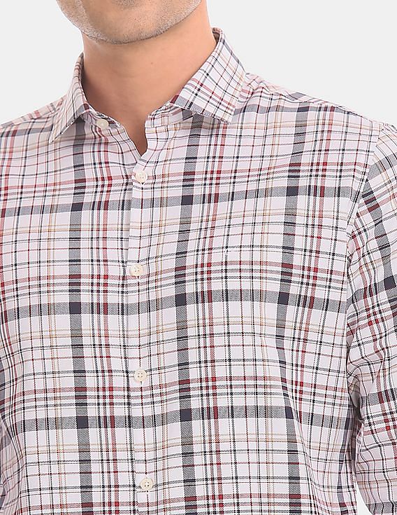 Calvin Klein Men White Slim Fit Check Casual Shirt