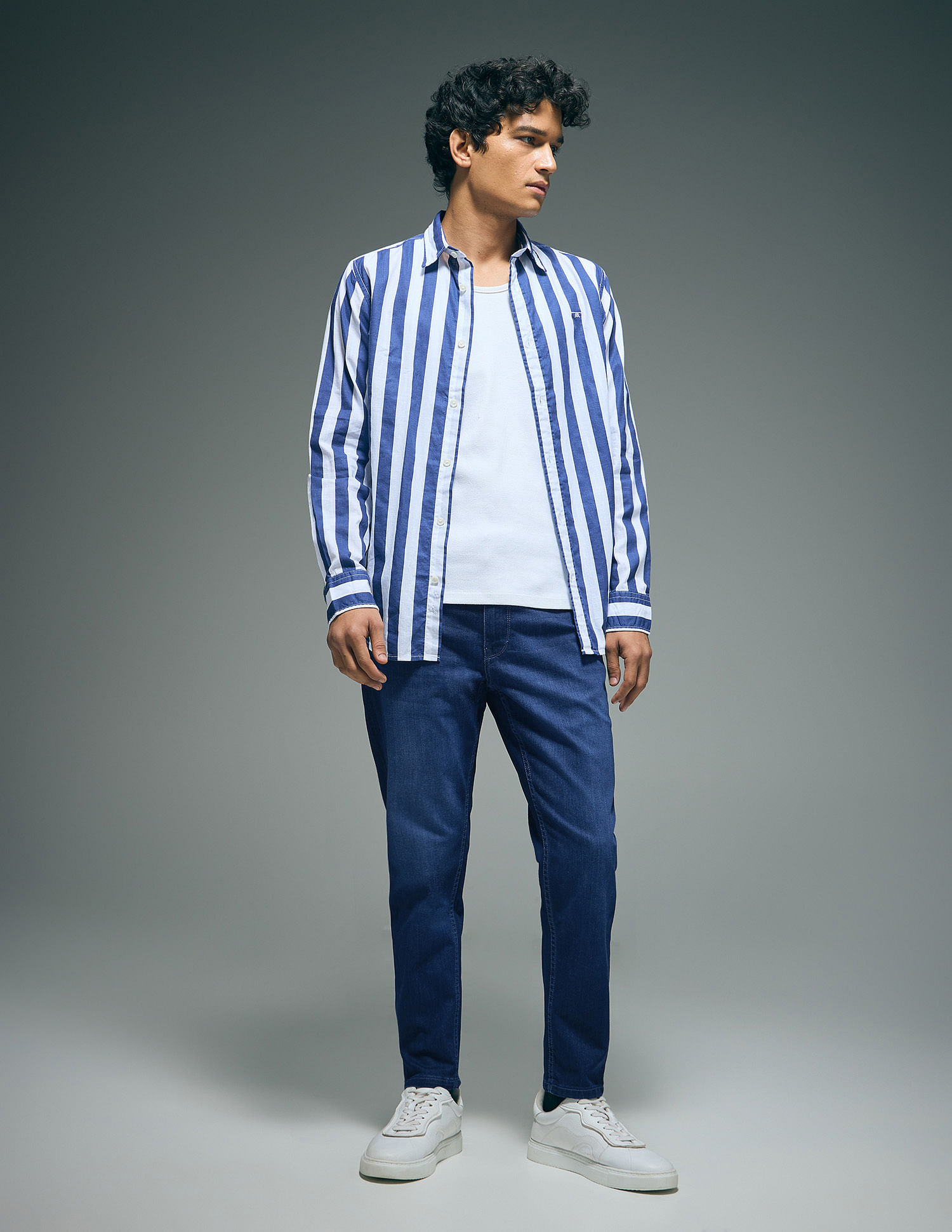 Flying Machine Mankle Relaxed Tapered Fit Stone Washed Jeans