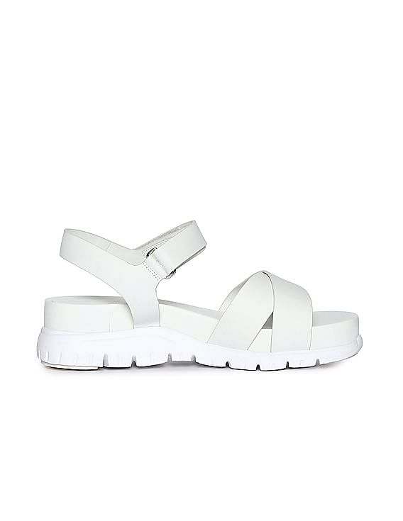 Zerøgrand criss 2024 cross slide sandal