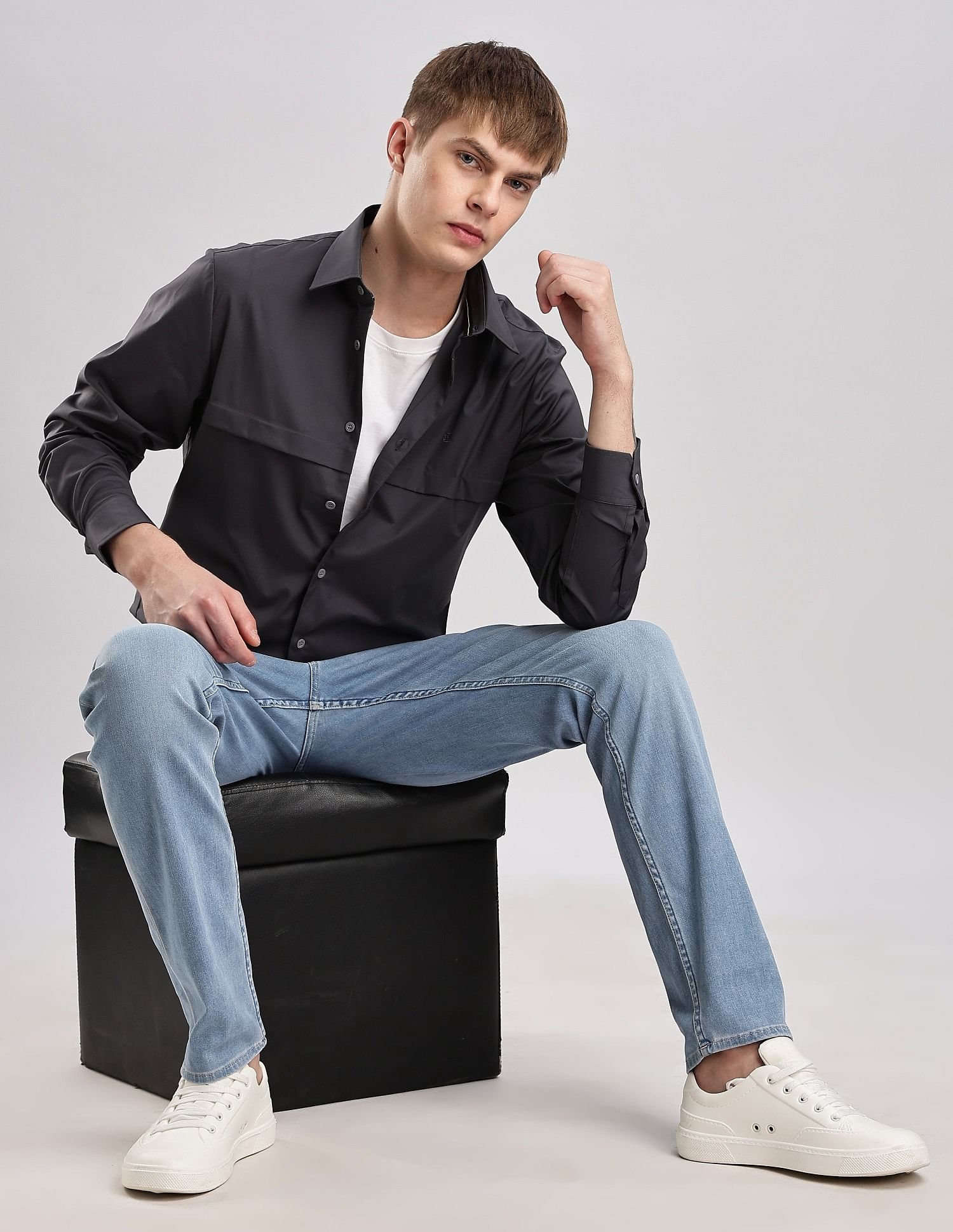Calvin Klein Jeans Solid Regular Fit Oxford Woven Shirt