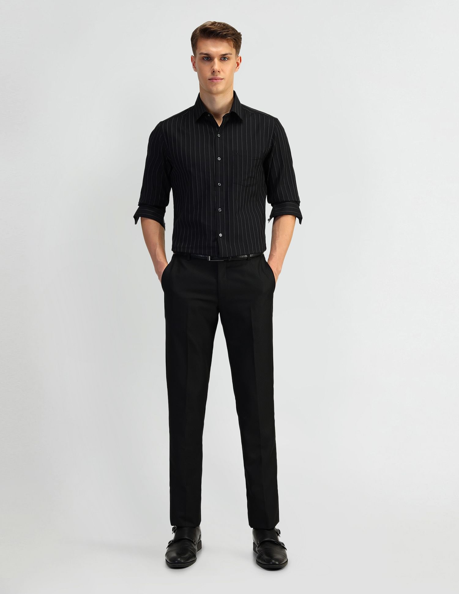 Arrow Manhattan Slim Fit Vertical Striped Shirt