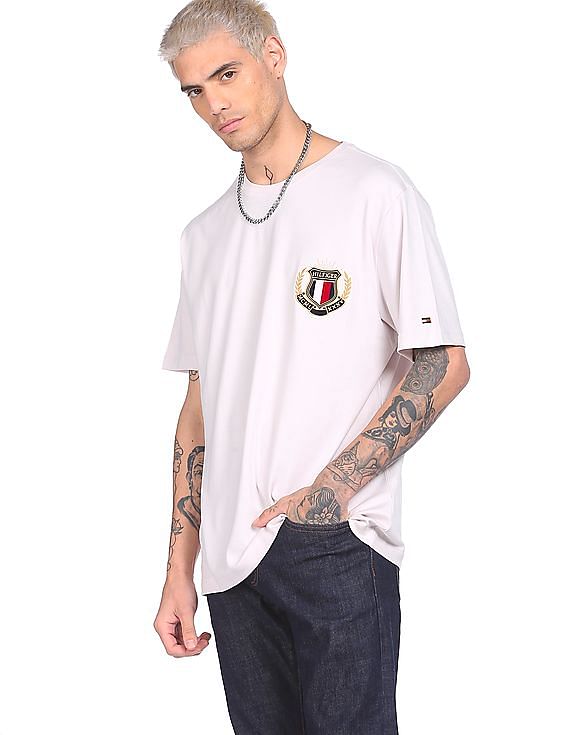 Buy Tommy Hilfiger Men Off White Crew Neck Embroidered Logo T-Shirt -  NNNOW.com