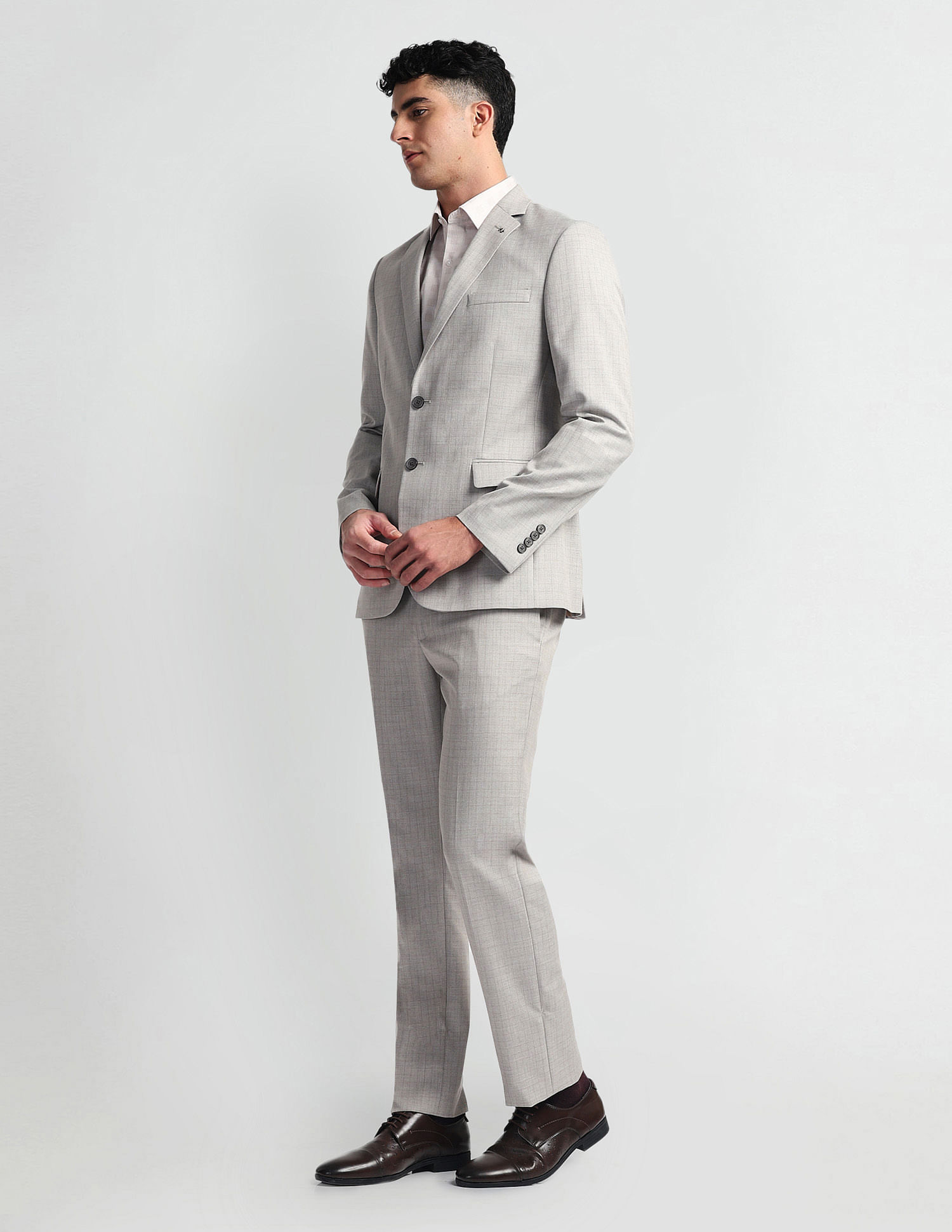 Arrow Tailored Fit Heathered Two Piece Suit