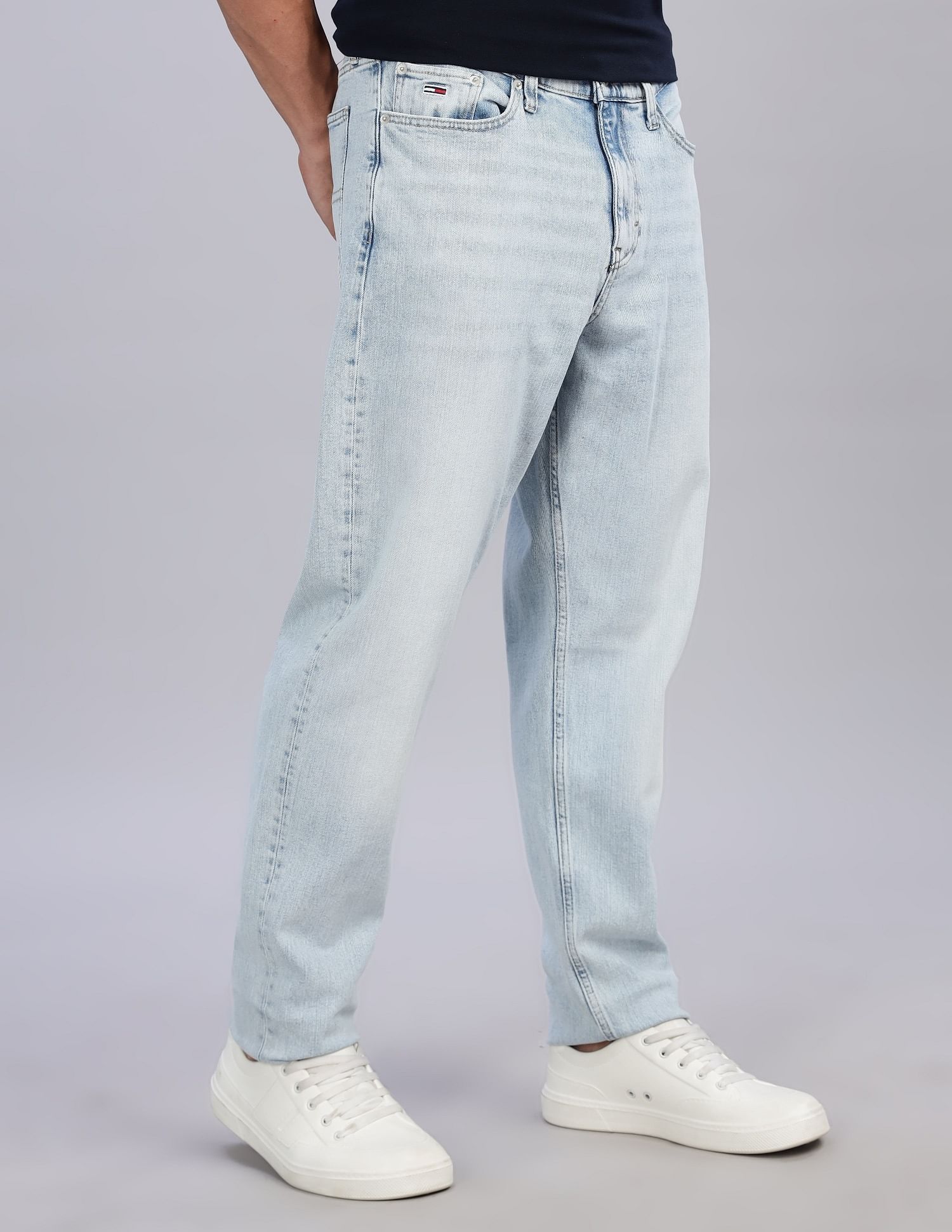 Tommy Hilfiger Light-Wash Relaxed-Fit Mid Rise Jeans