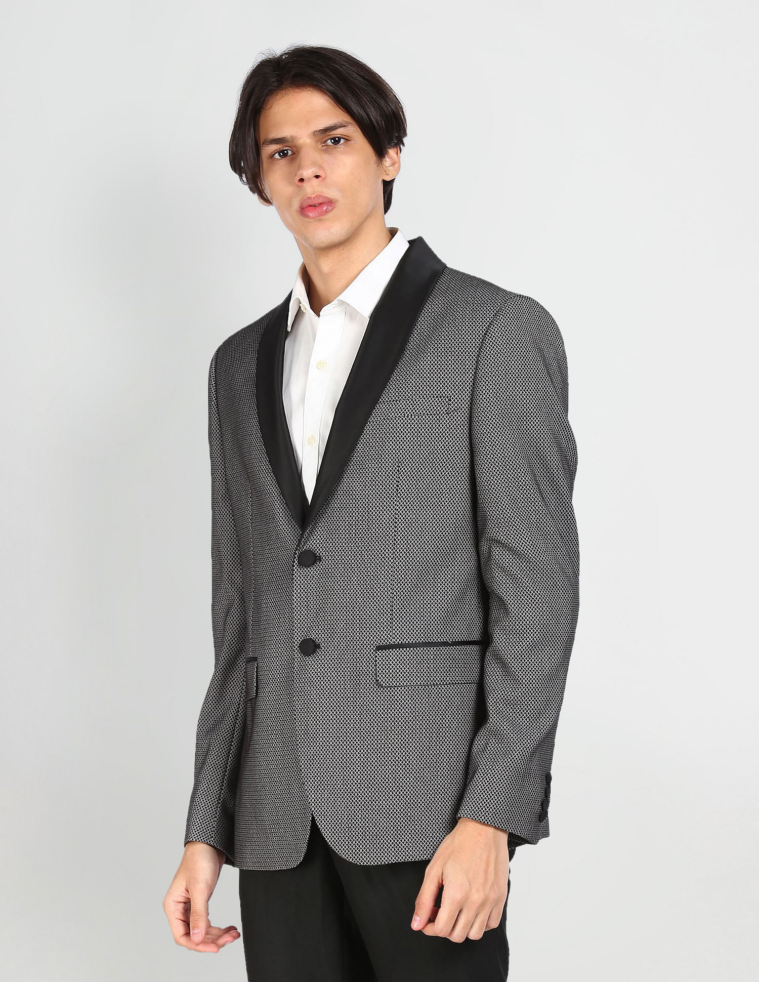 Grey blazer shop with black collar