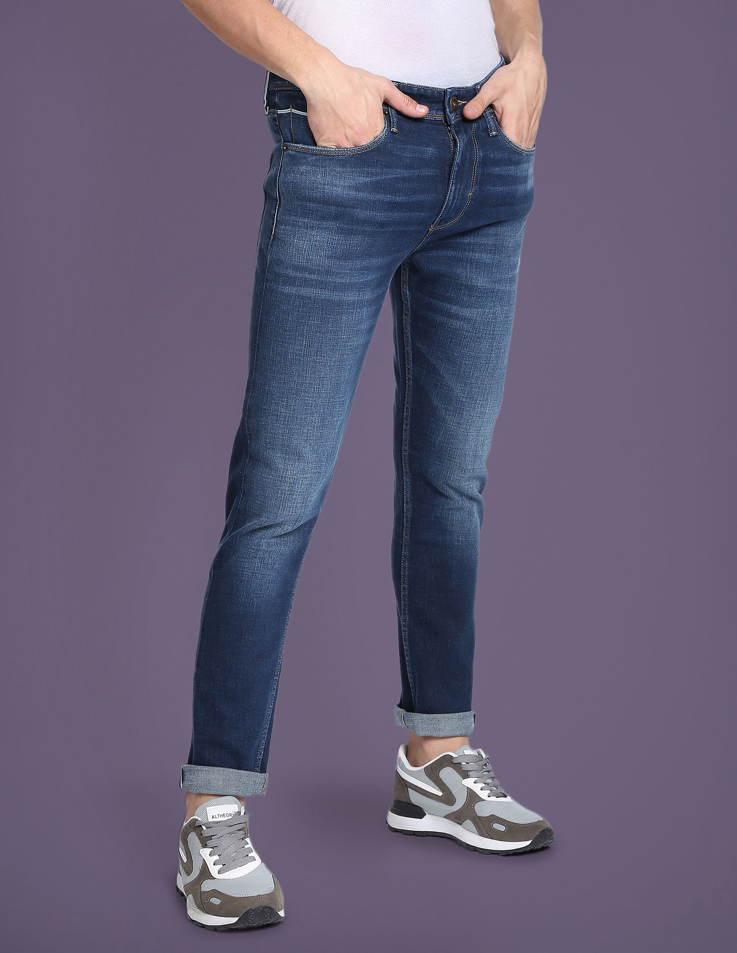 WROGN Slim Men Dark Grey Jeans - Buy WROGN Slim Men Dark Grey Jeans Online  at Best Prices in India