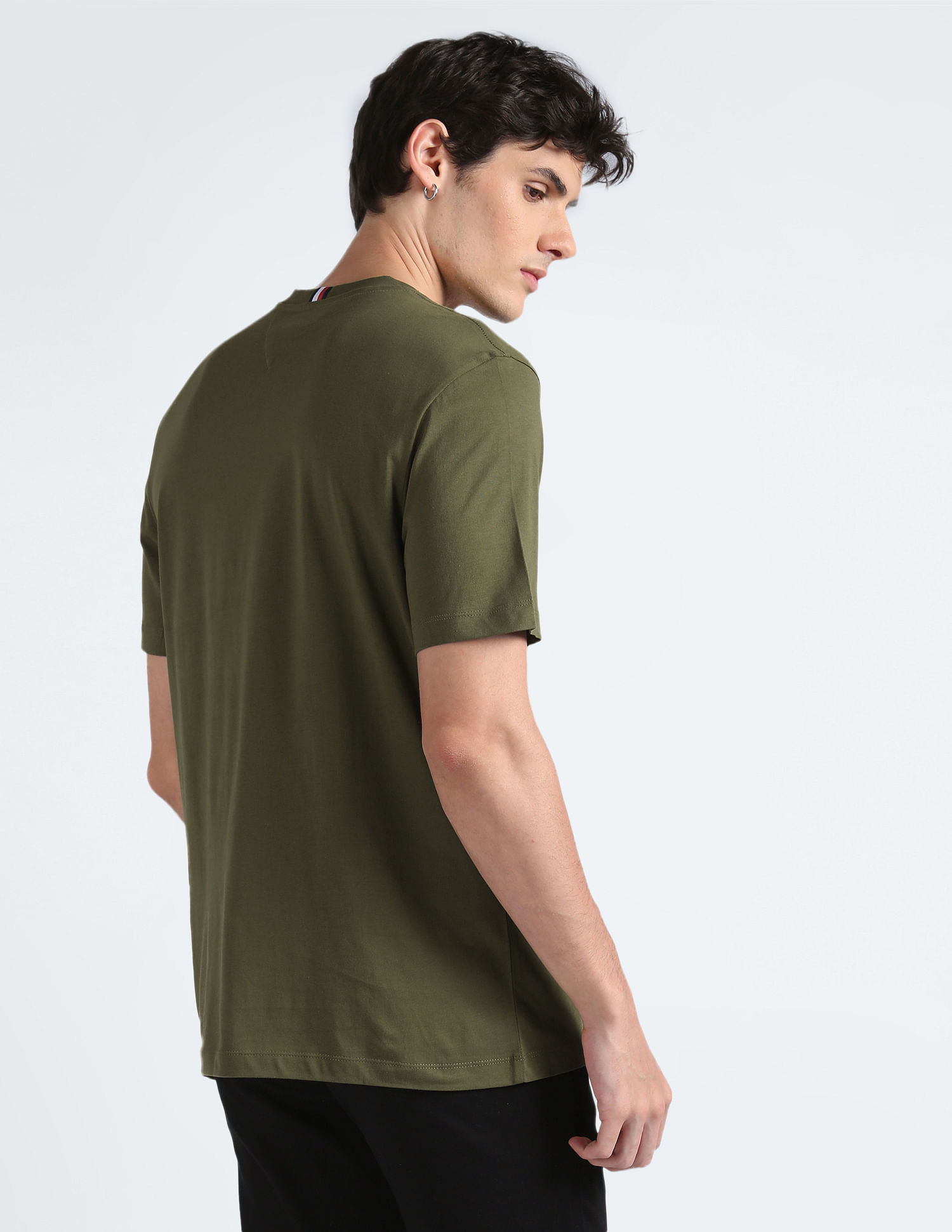 Olive green tommy hilfiger 2025 t shirt