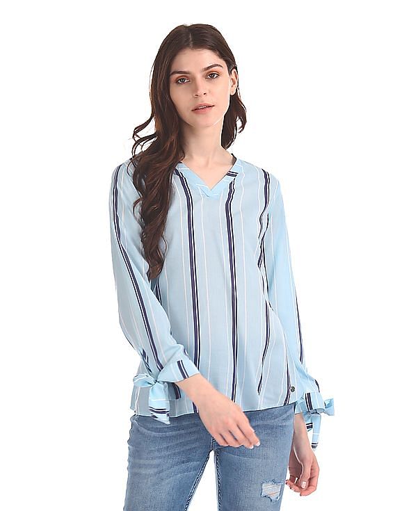 U.S. Polo Assn. Women Vertical Stripe V-Neck Top