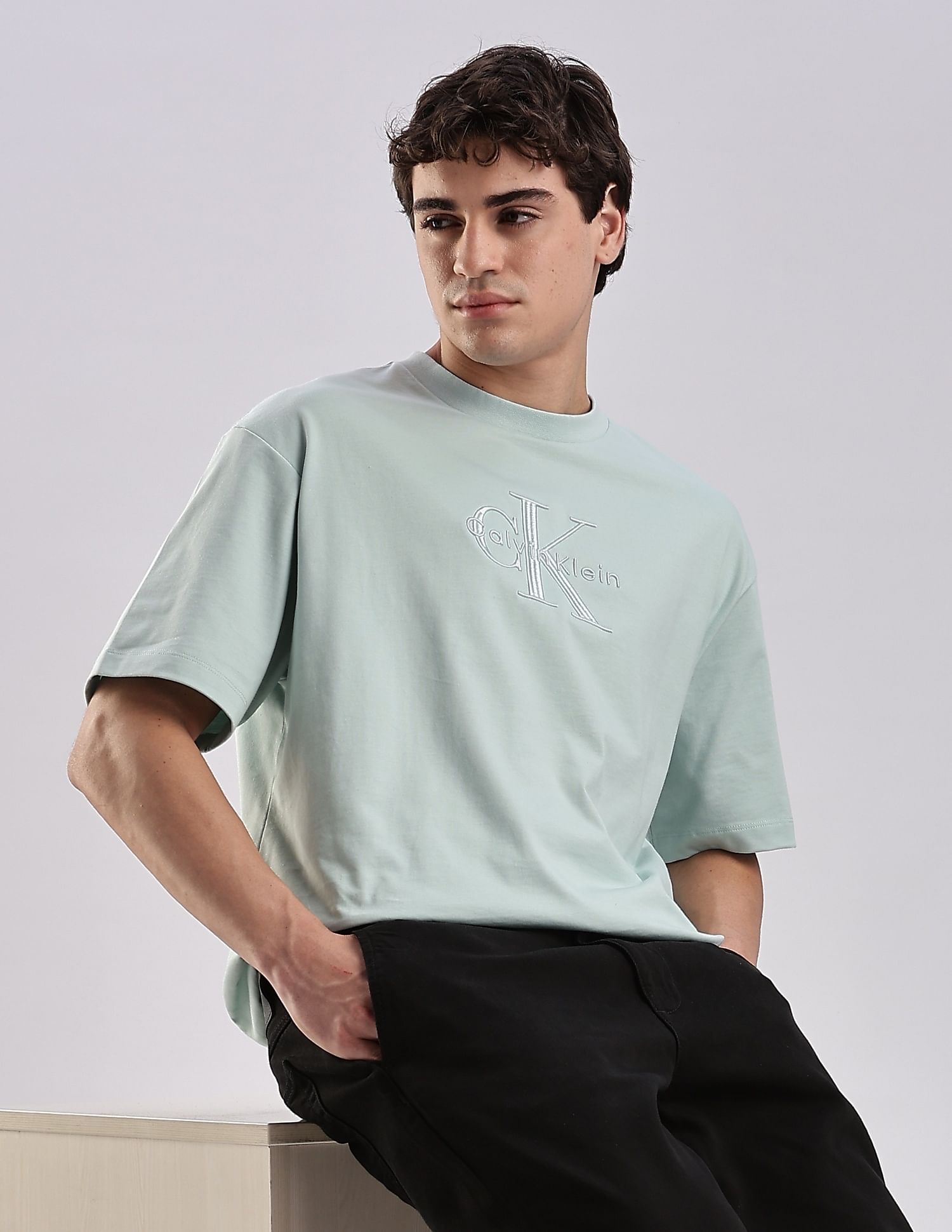 Calvin Klein Jeans Logo Relaxed Fit Cotton T-Shirt