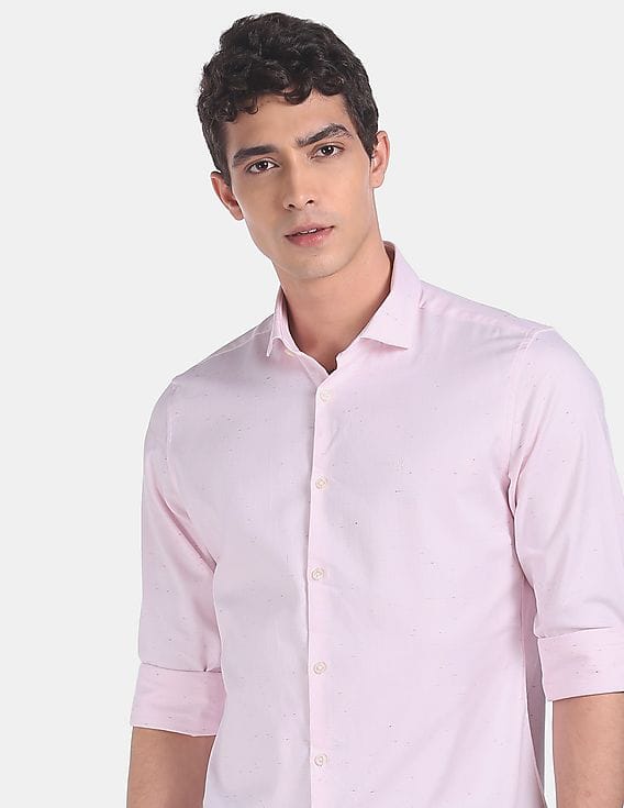 Calvin Klein Men Light Pink Slim Fit 
