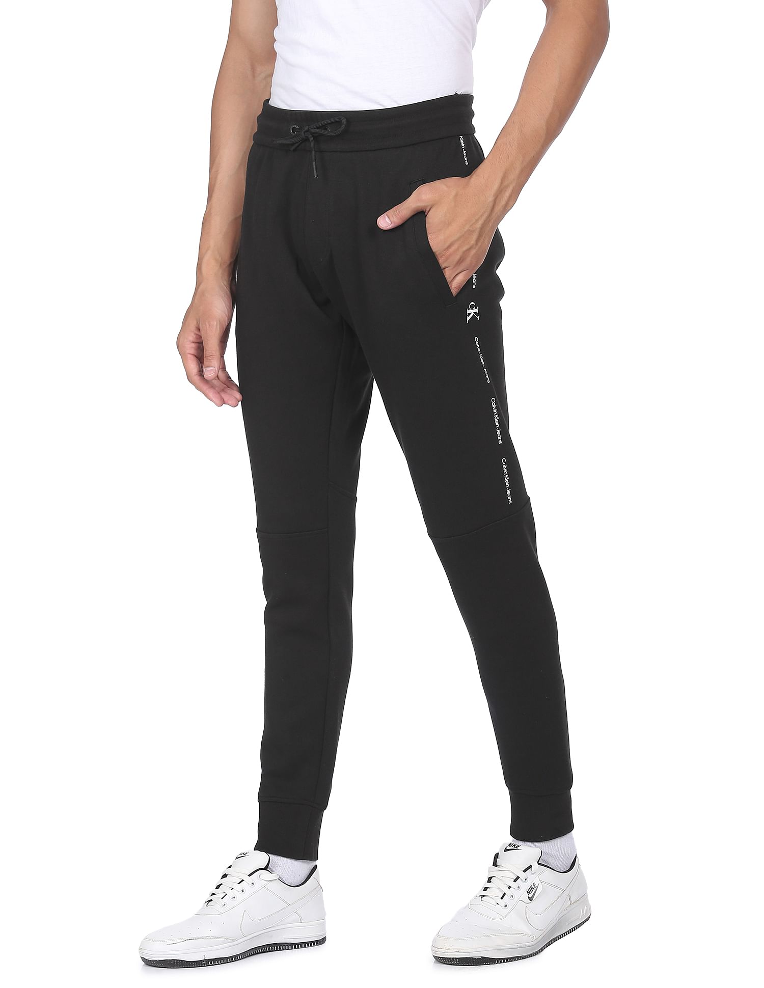 Calvin klein slim outlet fit joggers