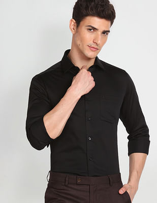 Arrow Solid Manhattan Slim Fit Shirt