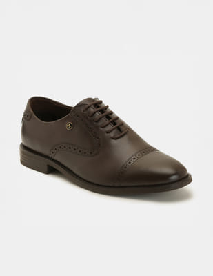 AVENCHUMU×DimMoire lace ruffl studs leg Buy Arrow Men Dagger Textured Formal Shoes - NNNOW.com