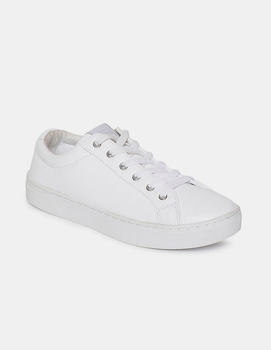 Buy GUESS Women White Jaida Low Top Sneakers - NNNOW.com