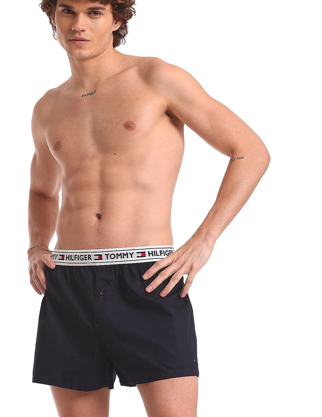 Buy Tommy Hilfiger Men Navy Contrast Elasticized Waist Solid Boxers -  NNNOW.com