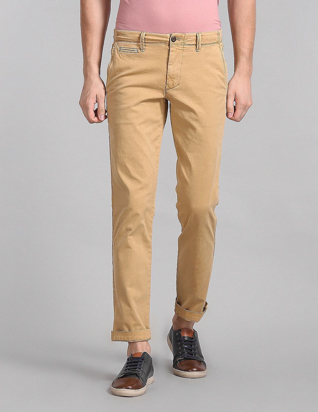 vintage khakis in skinny fit with gapflex